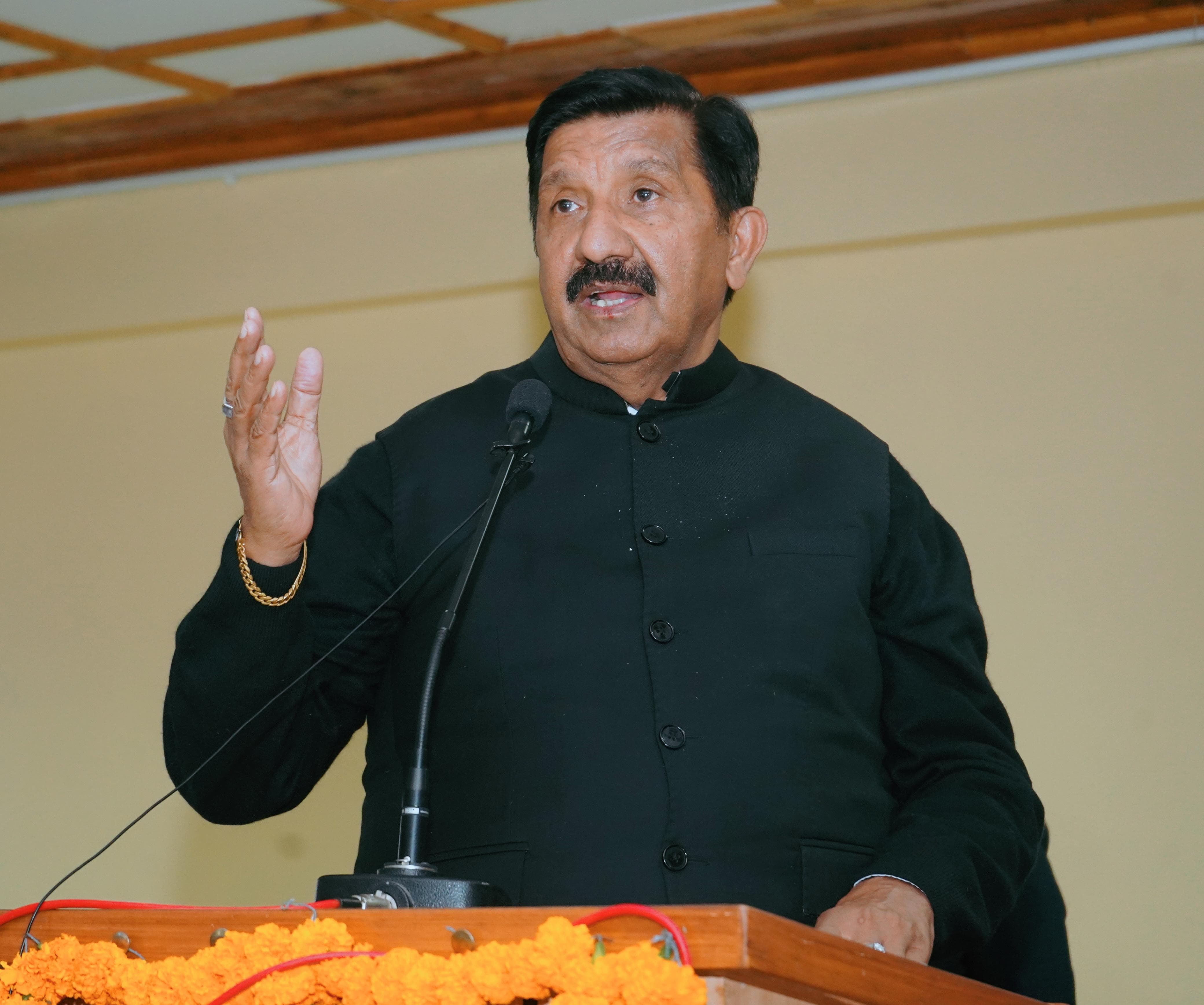 उपमुख्यमंत्री मुकेश अग्निहोत्री