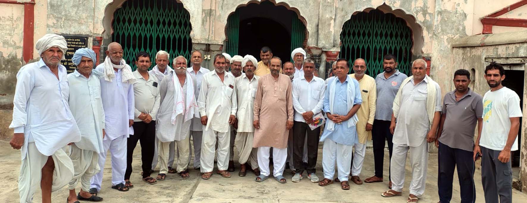 चुनाव के बाद उपस्थित नवनियुक्त पदाधिकारी एवं सदस्य। चुनाव के बाद उपस्थित नवनियुक्त पदाधिकारी एवं सदस्य।