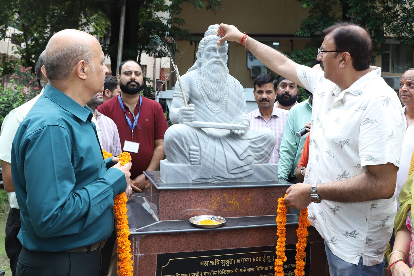 गवर्नमेंट मेडिकल कॉलेज जम्मू में महर्षि सुश्रुत की प्रतिमा का उद्घाटन, भारत की प्राचीन चिकित्सा परंपरा को श्रद्धांजलि