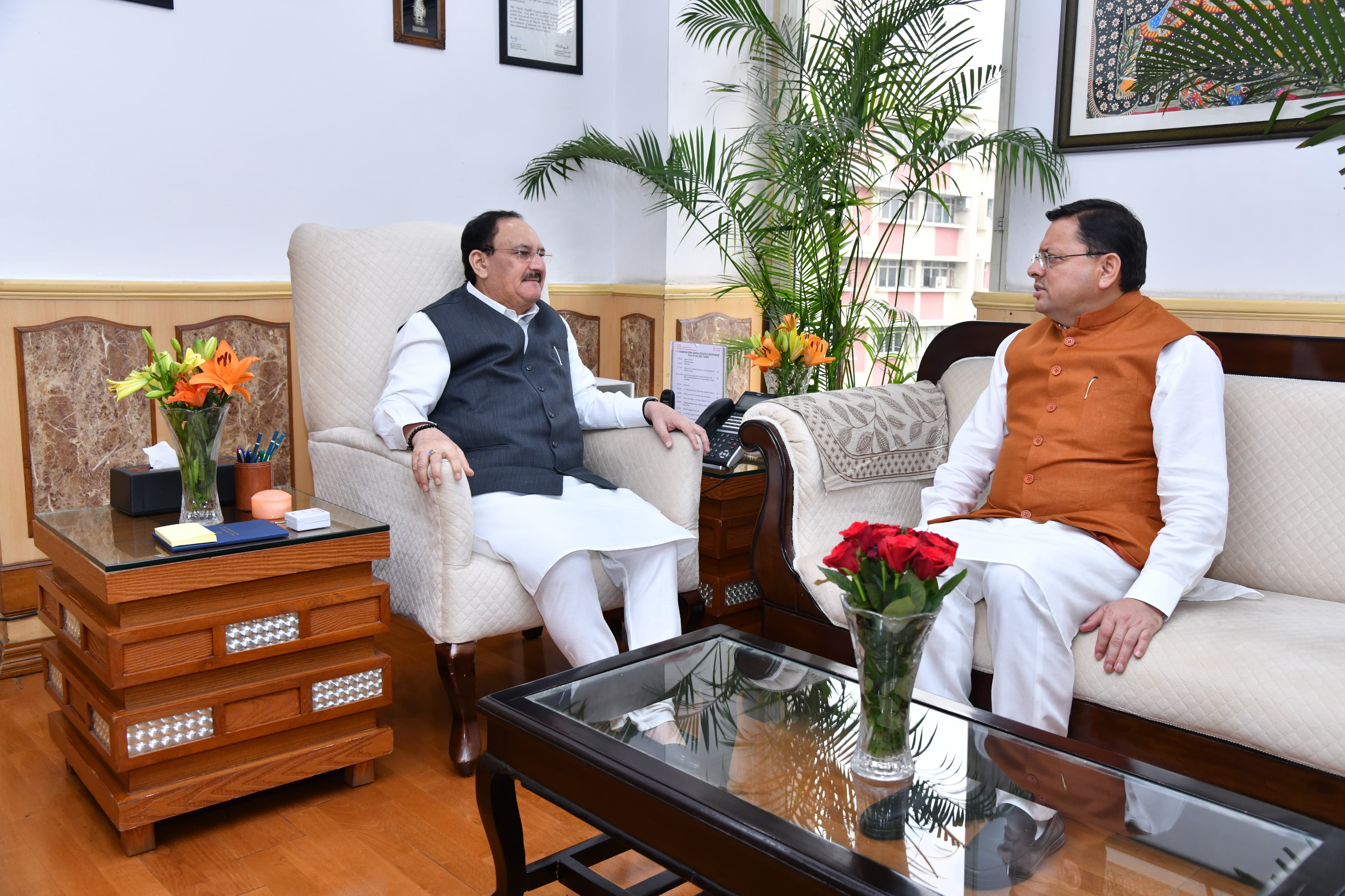 मुख्यमंत्री पुष्कर सिंह धामी नई दिल्ली में केंद्रीय स्वास्थ्य मंत्री जेपी नड्डा से शिष्टाचार भेंट करते। मुख्यमंत्री पुष्कर सिंह धामी नई दिल्ली में केंद्रीय स्वास्थ्य मंत्री जेपी नड्डा से शिष्टाचार भेंट करते।