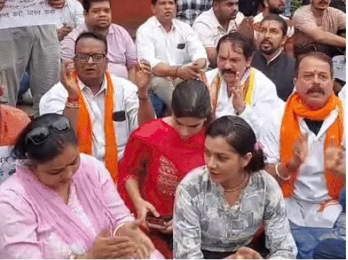 महारानी कालेज गेट बहार हनुमान चालीसा। महारानी कालेज गेट बहार हनुमान चालीसा।