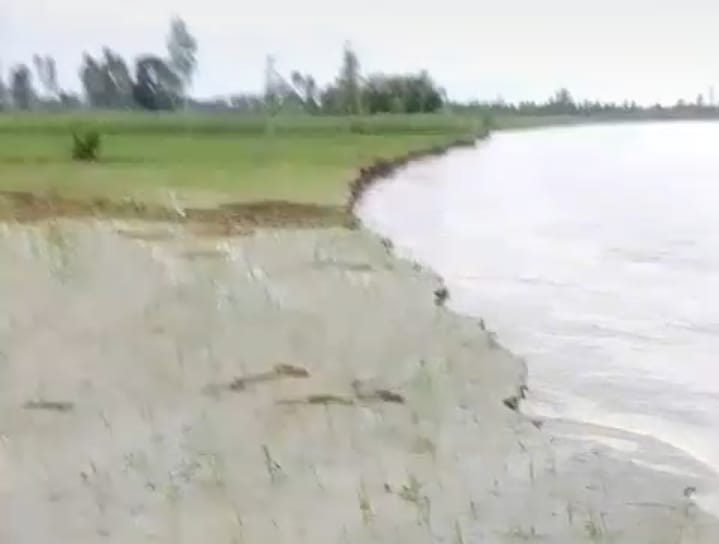 काटन करती शारदा नदी काटन करती शारदा नदी