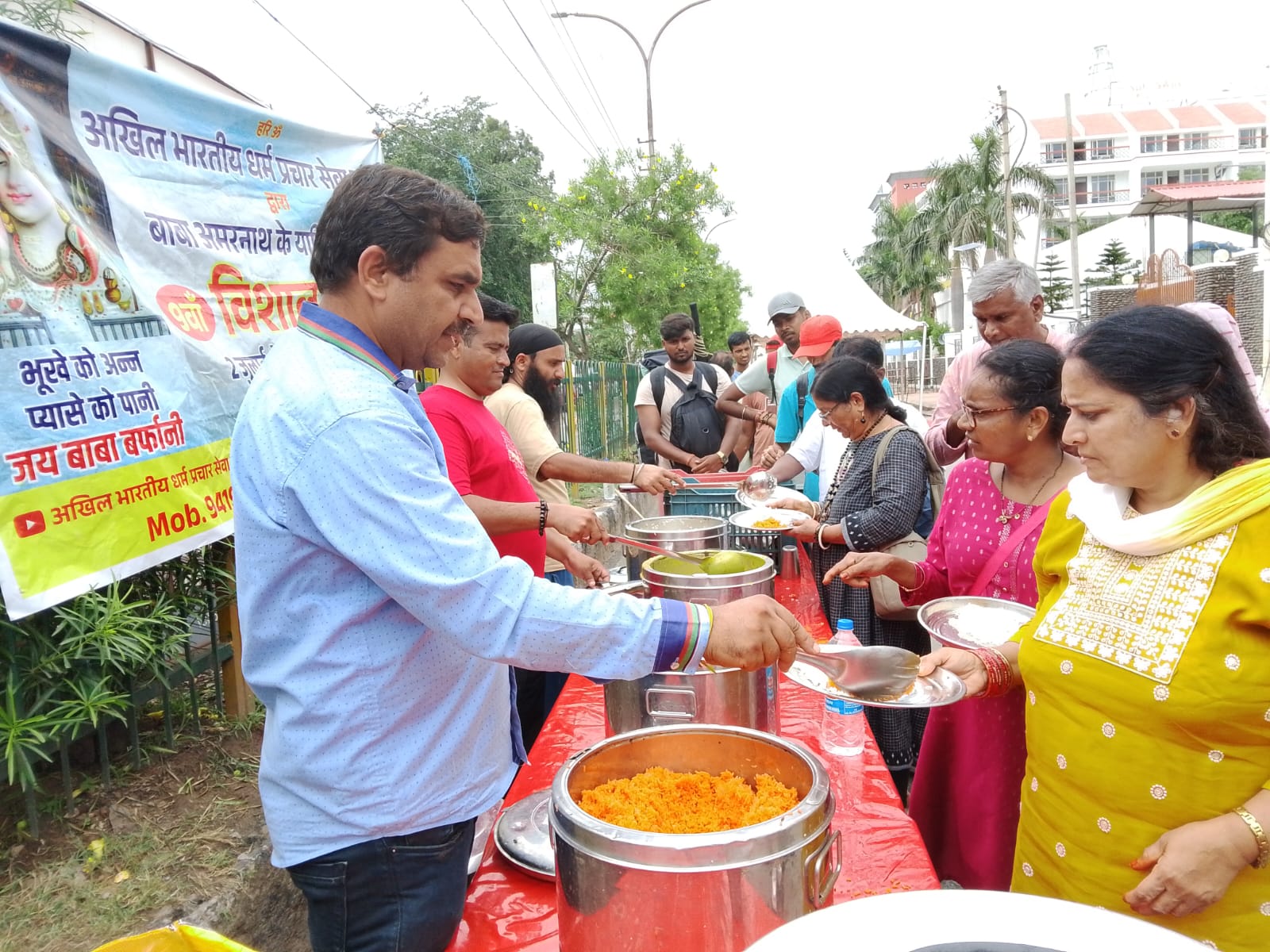 अमरनाथ यात्रियों की सेवा में 14वें दिन भी जारी रहा भंडारा
