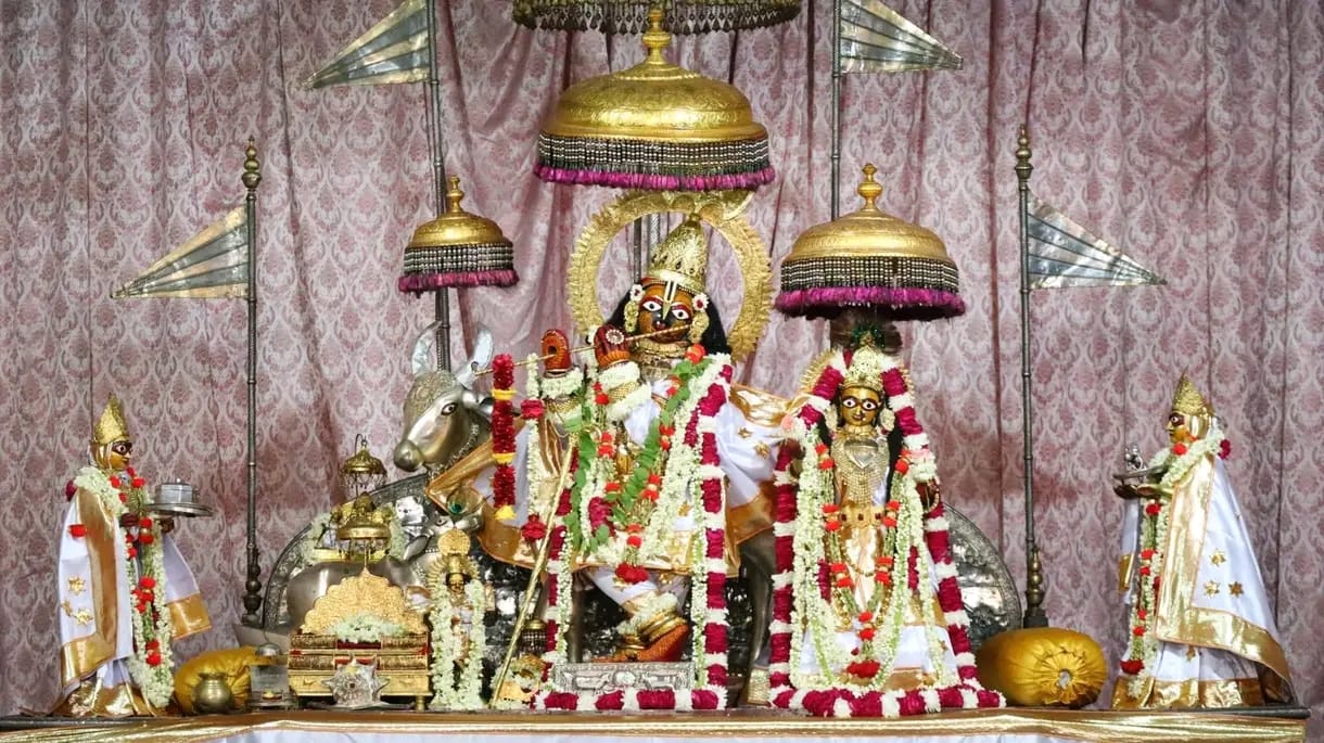पार्किंग-अतिरिक्त द्वार से होगा गोविंद देवजी मंदिर का उद्धार पार्किंग-अतिरिक्त द्वार से होगा गोविंद देवजी मंदिर का उद्धार