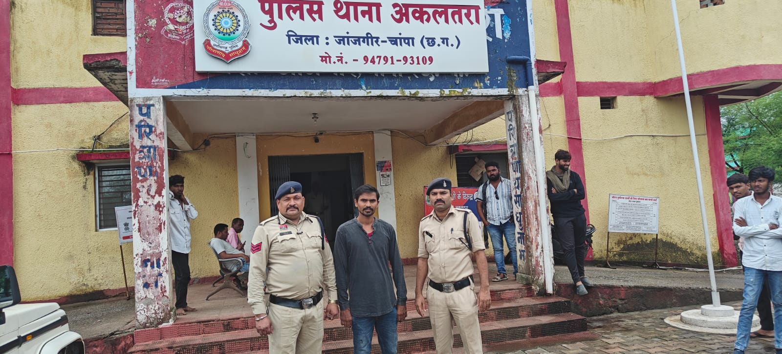 जांजगीर-चांपा : आदतन जुआड़ी आरोपी आशीष सिंह उर्फ अस्सू ठाकुर गिरफ्तार जांजगीर-चांपा : आदतन जुआड़ी आरोपी आशीष सिंह उर्फ अस्सू ठाकुर गिरफ्तार