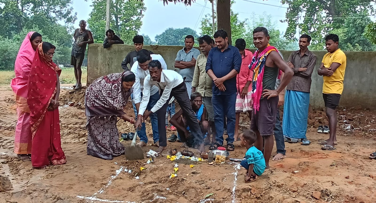 कोरबा : जनप्रतिनिधियों ने प्राथमिक शाला तौलीपाली में नविन भवन निर्माण का किया भूमिपूजन