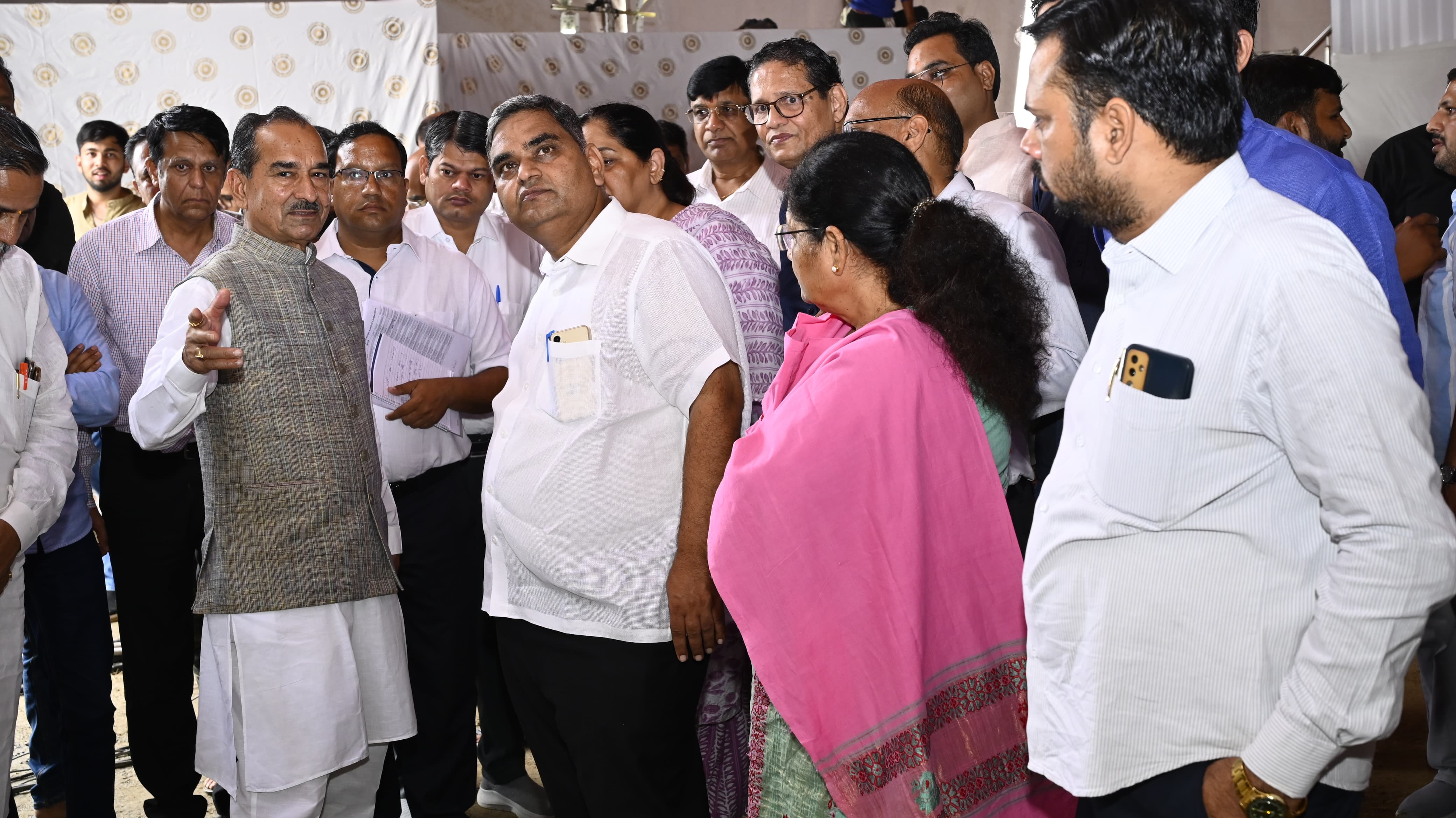 सहकारिता क्षेत्र में वर्षों से जमे हुए मठाधीशों को अब अपने पदों के जाने का सता रहा है डर: मदन राठौड़ सहकारिता क्षेत्र में वर्षों से जमे हुए मठाधीशों को अब अपने पदों के जाने का सता रहा है डर: मदन राठौड़