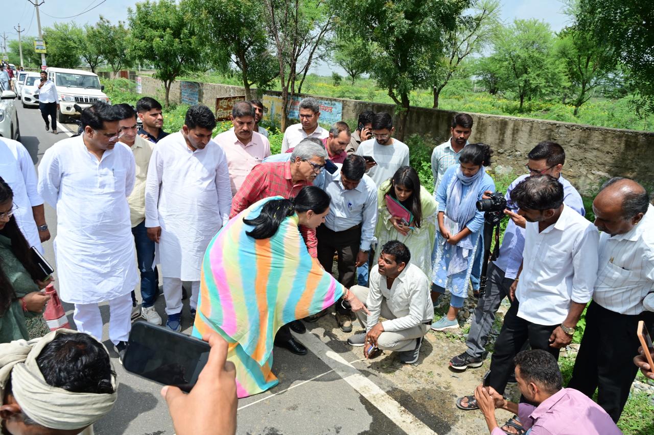 सड़क निर्माण में गुणवत्ता पहली शर्त: अजमेर दौरे पर उपमुख्यमंत्री दिया कुमारी ने ली समीक्षा बैठक और किया औचक निरीक्षण सड़क निर्माण में गुणवत्ता पहली शर्त: अजमेर दौरे पर उपमुख्यमंत्री दिया कुमारी ने ली समीक्षा बैठक और किया औचक निरीक्षण