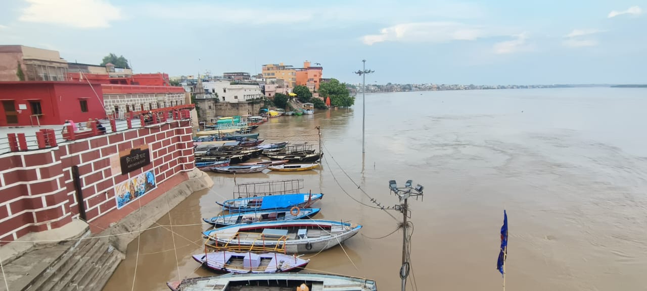 गंगा में उफान गंगा में उफान