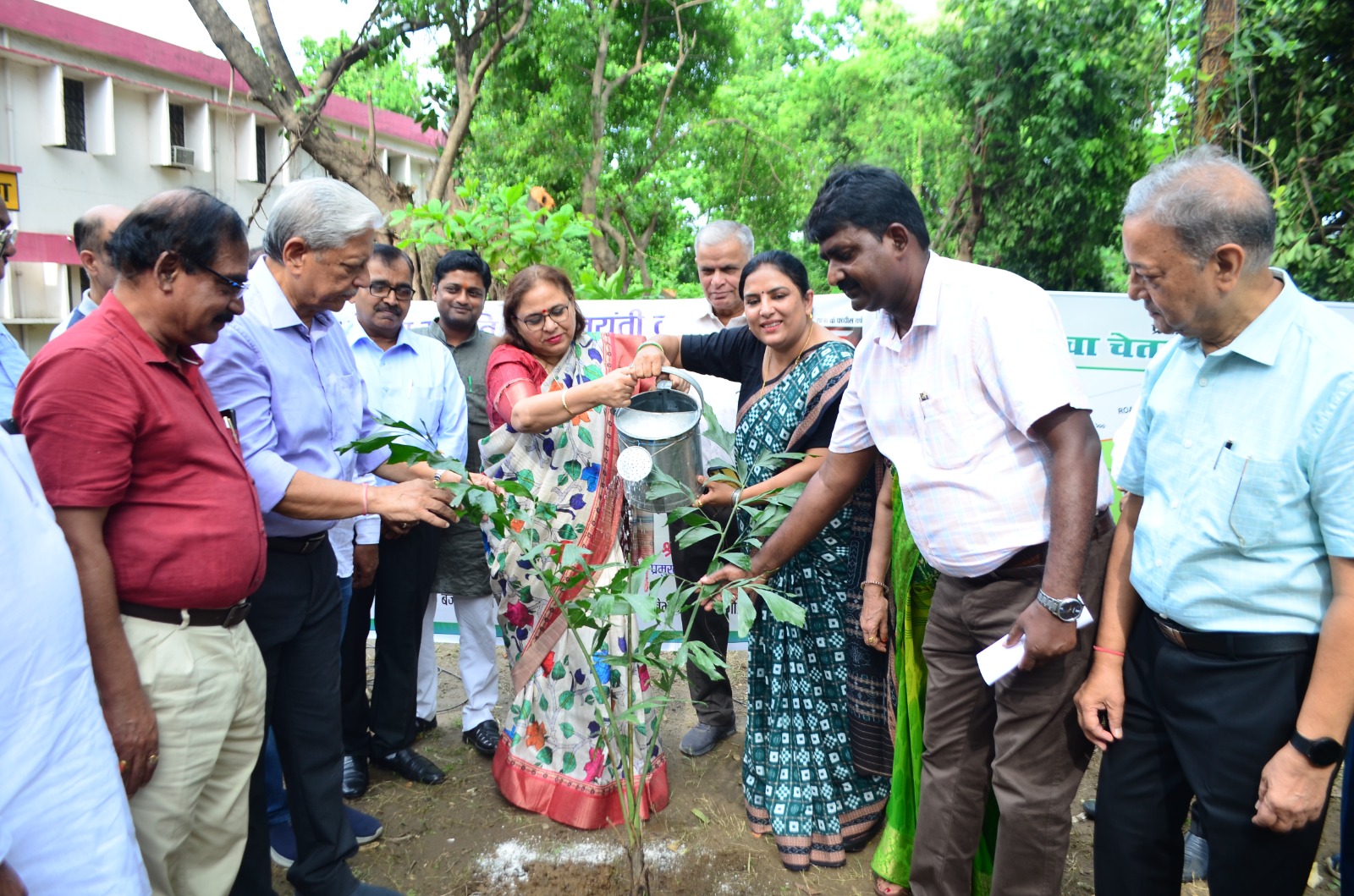 `गोरखपुर की धरती पर प्रकृति-संवेदना और युवा संकल्प का अद्वितीय संगम`