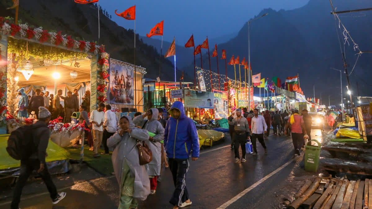 अमरनाथ यात्रा: 6,064 तीर्थयात्रियों का एक और जत्था कश्मीर के लिए रवाना