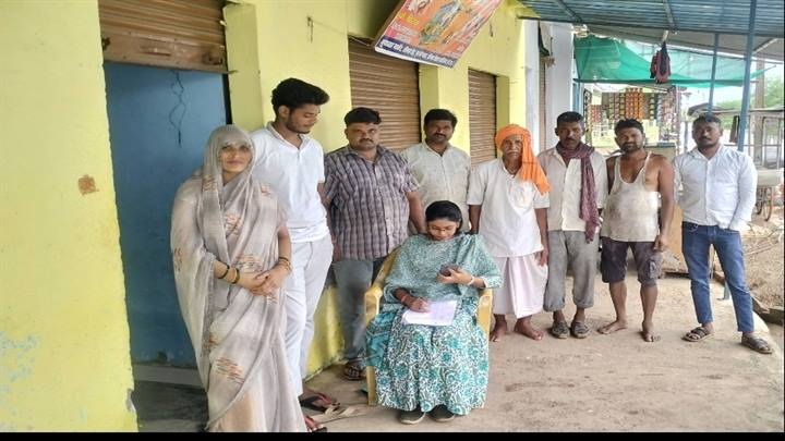 ग्वालियरः जिले में ढूँढ-ढूँढकर कराया जा रहा है फौती नामांतरण प्रकरणों का निराकरण ग्वालियरः जिले में ढूँढ-ढूँढकर कराया जा रहा है फौती नामांतरण प्रकरणों का निराकरण