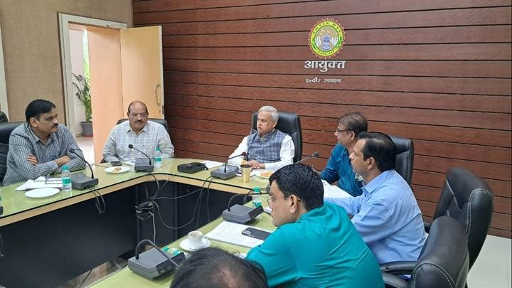 मौसमी बीमारियों के रोकथाम के संबंध में संभागीय समीक्षा मौसमी बीमारियों के रोकथाम के संबंध में संभागीय समीक्षा
