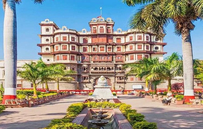 देश का स्वच्छ शहर इंदौर का राजवाड़ा (फाइल फोटो) देश का स्वच्छ शहर इंदौर का राजवाड़ा (फाइल फोटो)
