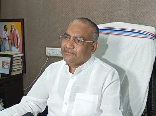 छत्तीसगढ़ वक्फ बोर्ड अध्यक्ष डॉ. सलीम राज मामले की जानकारी देते हुए छत्तीसगढ़ वक्फ बोर्ड अध्यक्ष डॉ. सलीम राज मामले की जानकारी देते हुए