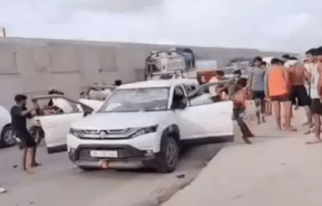 सोनीपत: सोशल मीडिया से क्षतिग्रस्त गाड़ी का फोटो सोनीपत: सोशल मीडिया से क्षतिग्रस्त गाड़ी का फोटो
