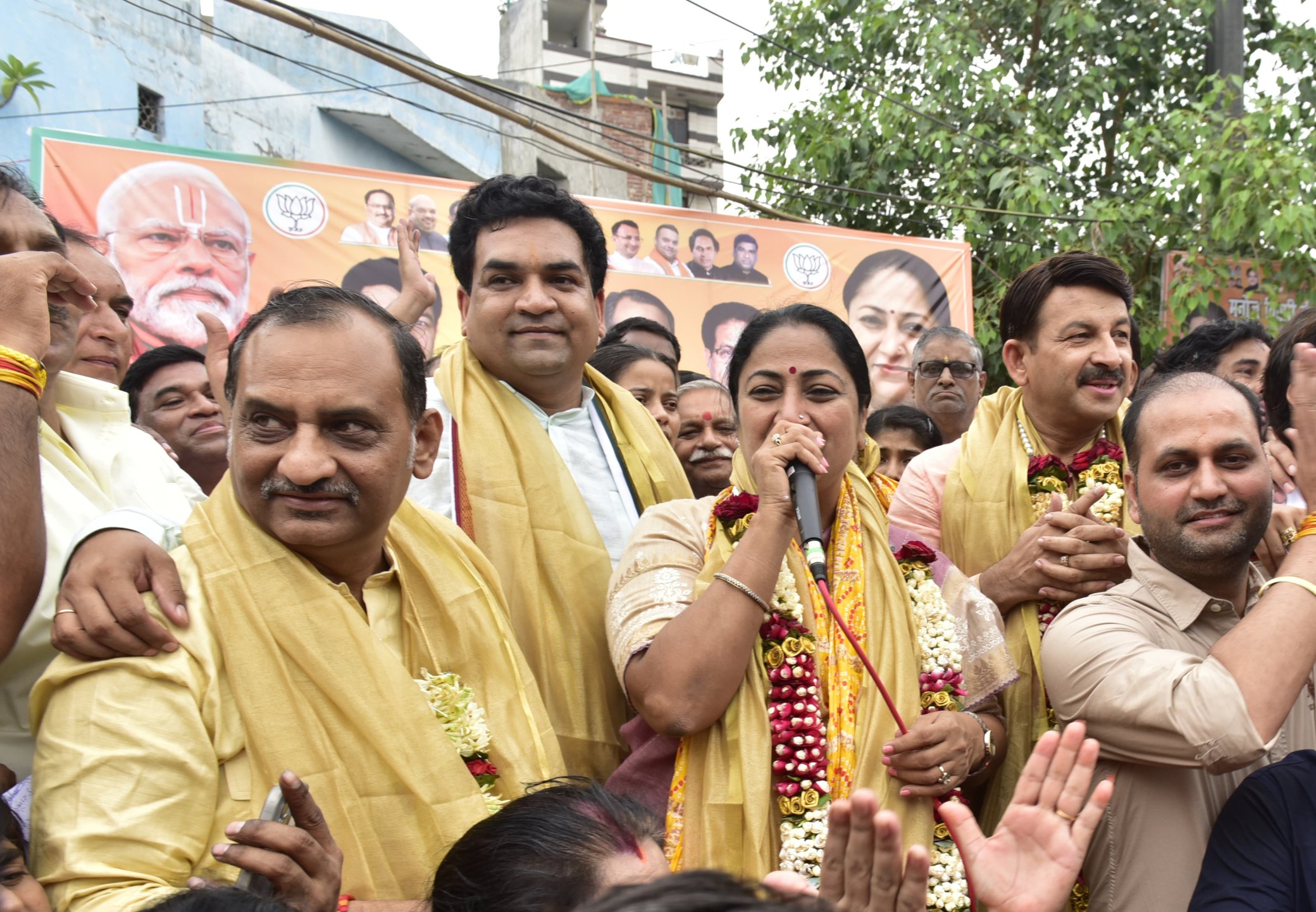 घोंडा विधानसभा में मोहल्ला चौपाल का लोकार्पण समारोह को संबोधित करती मुख्यमंत घोंडा विधानसभा में मोहल्ला चौपाल का लोकार्पण समारोह को संबोधित करती मुख्यमंत