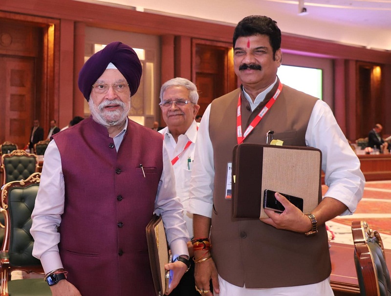केन्द्रीय मंत्री पुरी के साथ मप्र के खाद्य मंत्री केन्द्रीय मंत्री पुरी के साथ मप्र के खाद्य मंत्री