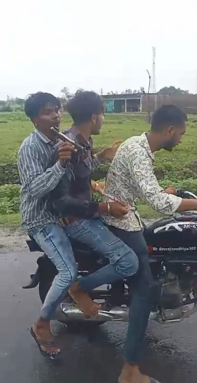 युवक का अपहरण कर ले जाने वाला एक आरोपित गिरफ्तार,एक फरार युवक का अपहरण कर ले जाने वाला एक आरोपित गिरफ्तार,एक फरार