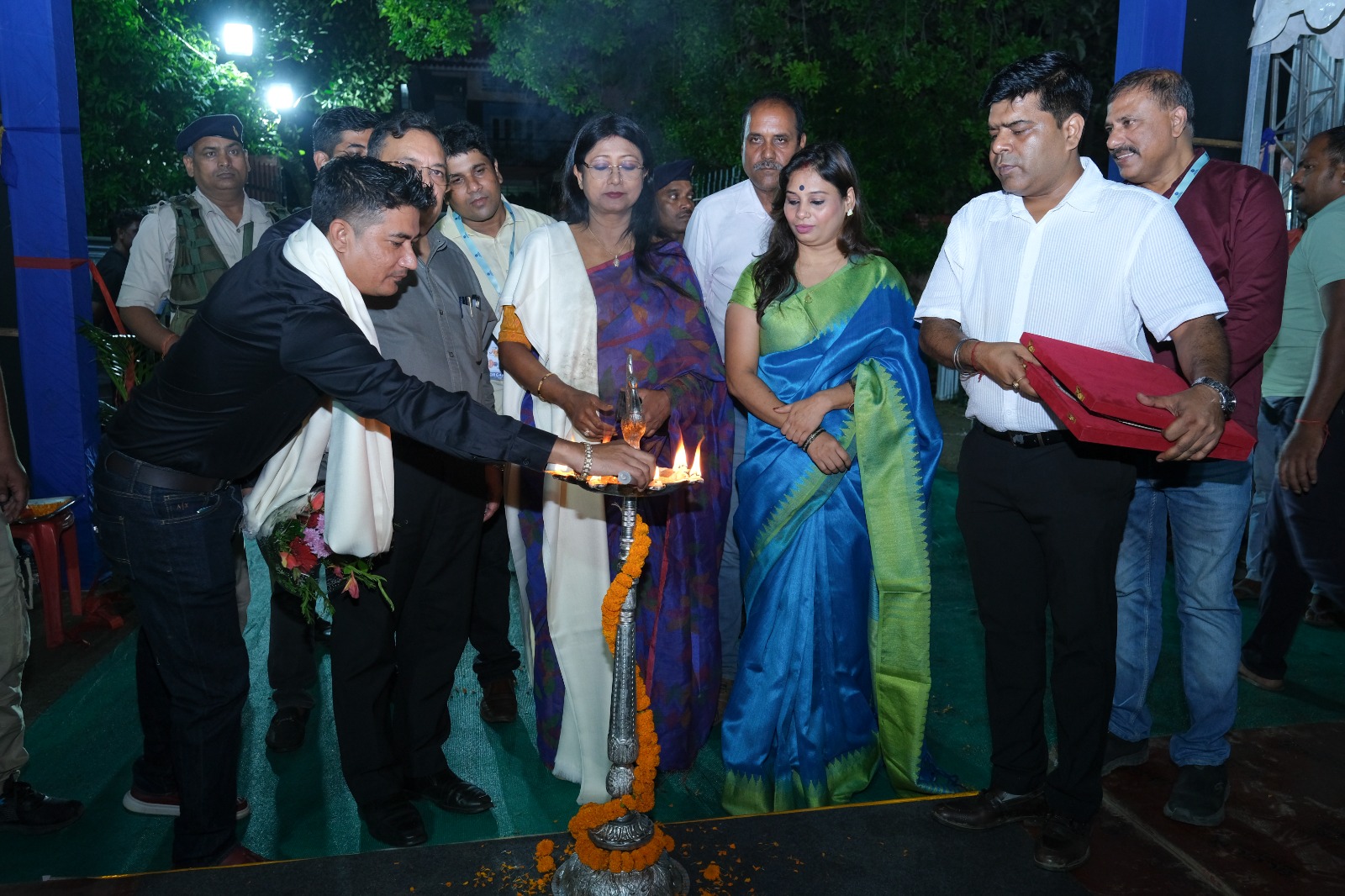 एक्सपो का उदघाटन करते अतिथि