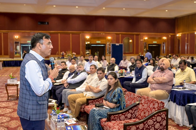 खेलो भारत कॉन्क्लेव में केंद्रीय युवा मामले एवं खेल मंत्री डॉ मनसुख मंडाविया खेलो भारत कॉन्क्लेव में केंद्रीय युवा मामले एवं खेल मंत्री डॉ मनसुख मंडाविया