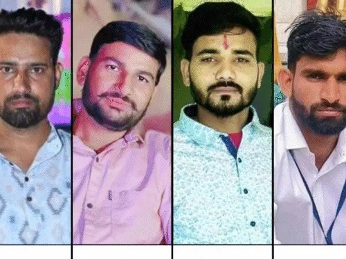 सड़क हादसे में चार श्रद्धालुओं की मौत सड़क हादसे में चार श्रद्धालुओं की मौत