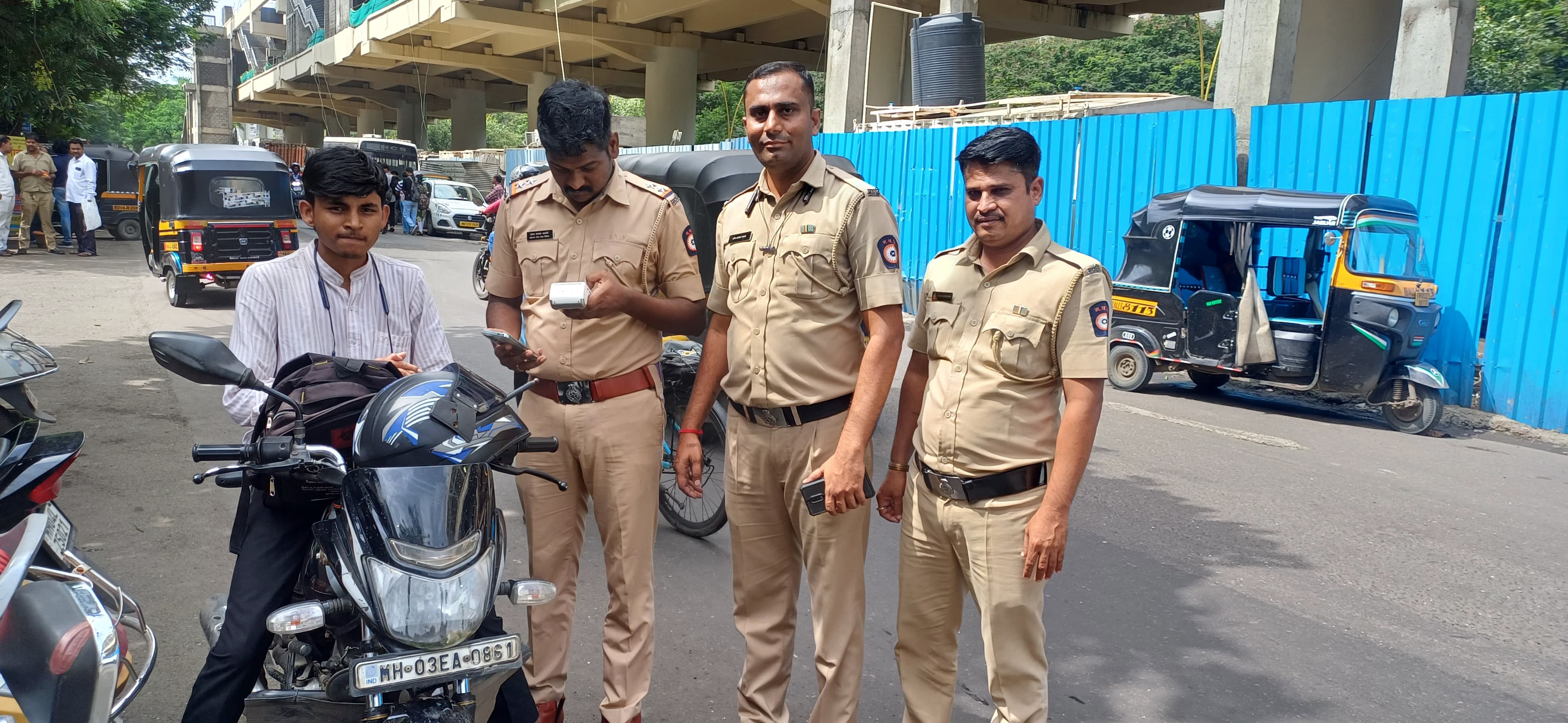 Illegal bike taxis in Thane city,20 fined Illegal bike taxis in Thane city,20 fined