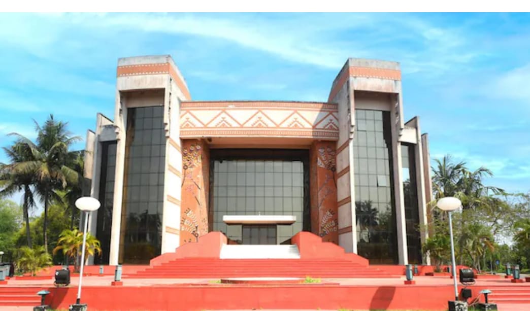 आईआईएम को मिला नया पूर्ण कालिक निर्देशक आईआईएम को मिला नया पूर्ण कालिक निर्देशक