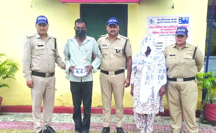 पुलिस गिरफ्त में आरोपित