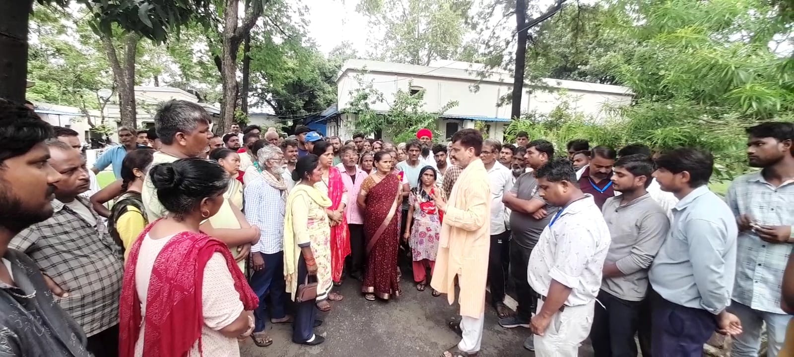 लघु व्यापारियों का प्रतिनिधिमंडल लघु व्यापारियों का प्रतिनिधिमंडल