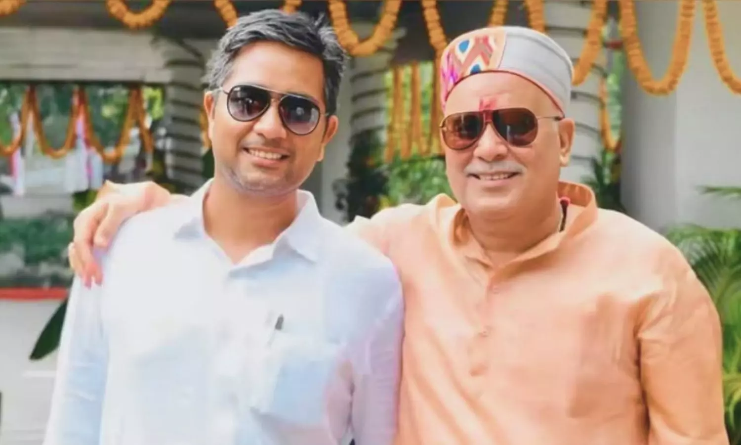 चैतन्य बघेल अपने पिता भूपेश बघेल के साथ