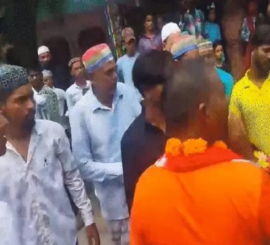 प्रयागराज के मऊआइमा में कांवड़ियों से हुए विवाद मामले की फोटो