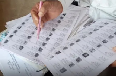 5 करोड़ 75 लाख मतदाताओं से बीएलओ घर-घर जाकर भरवाएंगे गणना प्रारूप 5 करोड़ 75 लाख मतदाताओं से बीएलओ घर-घर जाकर भरवाएंगे गणना प्रारूप