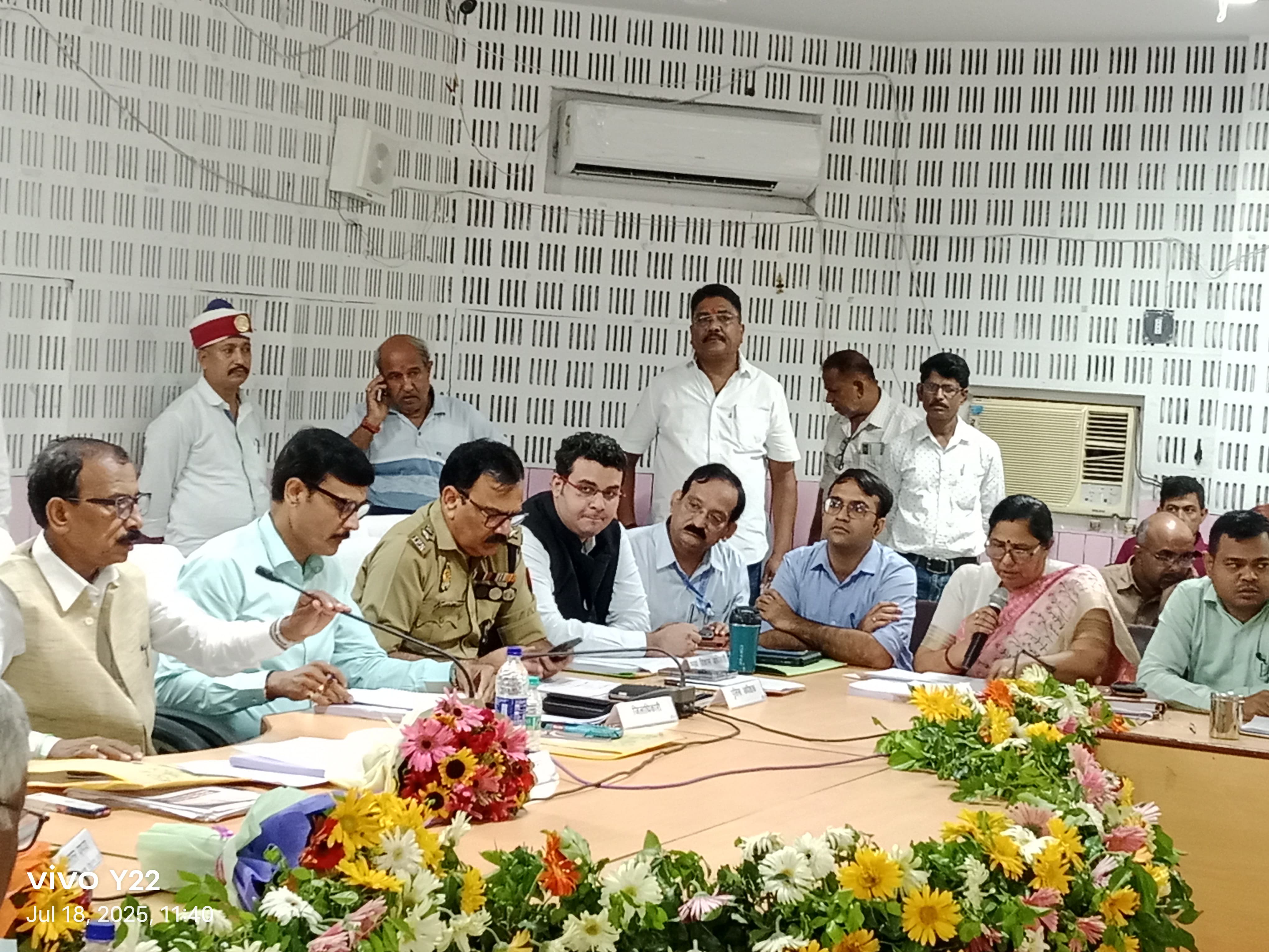 दिशा की बैठक की अध्यक्षता करते सांसद रामशंकर राजभर दिशा की बैठक की अध्यक्षता करते सांसद रामशंकर राजभर