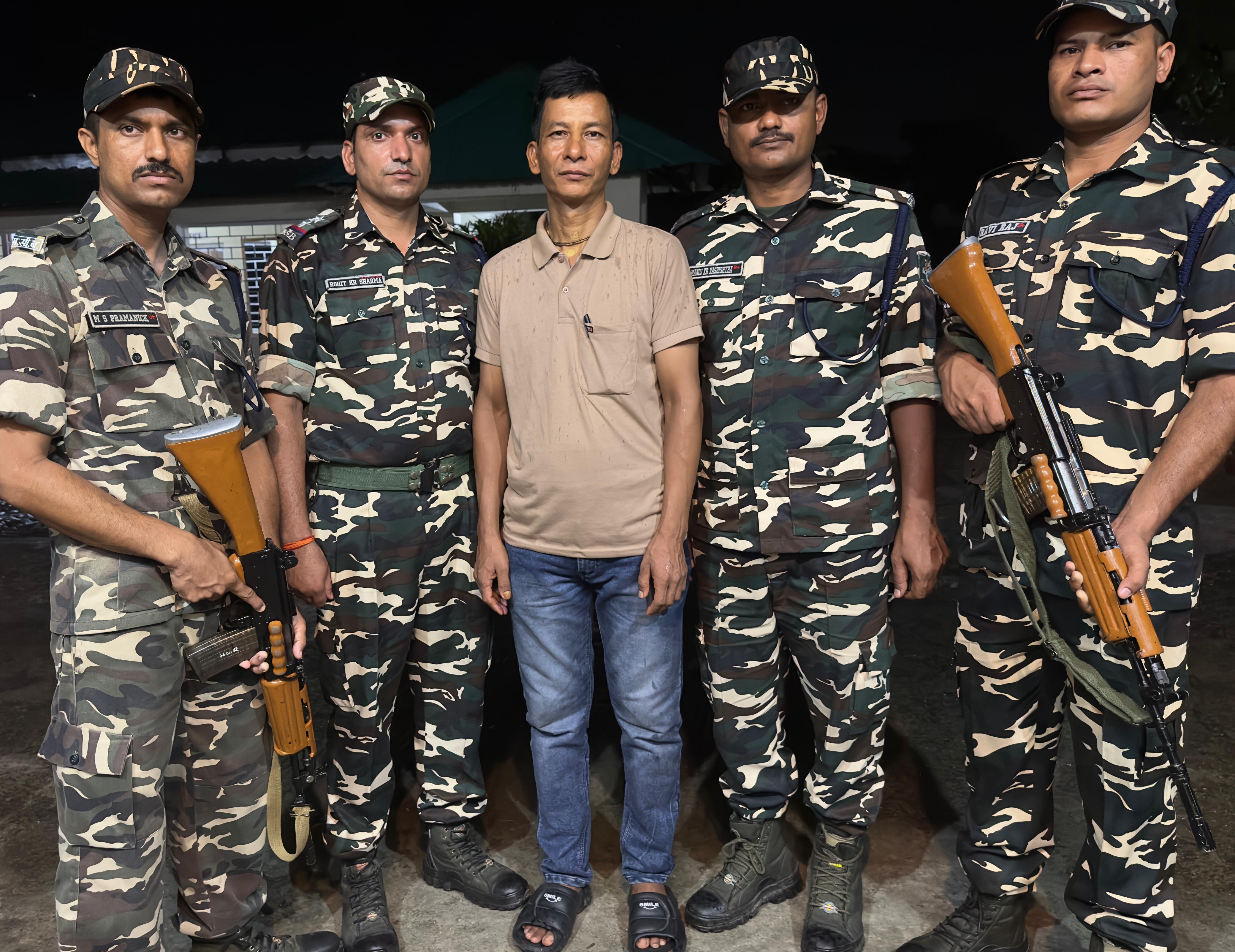 भारत-नेपाल सीमा से बांग्लादेशी घुसपैठिया गिरफ्तार