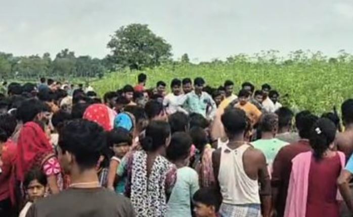 लापता बच्ची का जूट के खेत से शव बरामद लापता बच्ची का जूट के खेत से शव बरामद