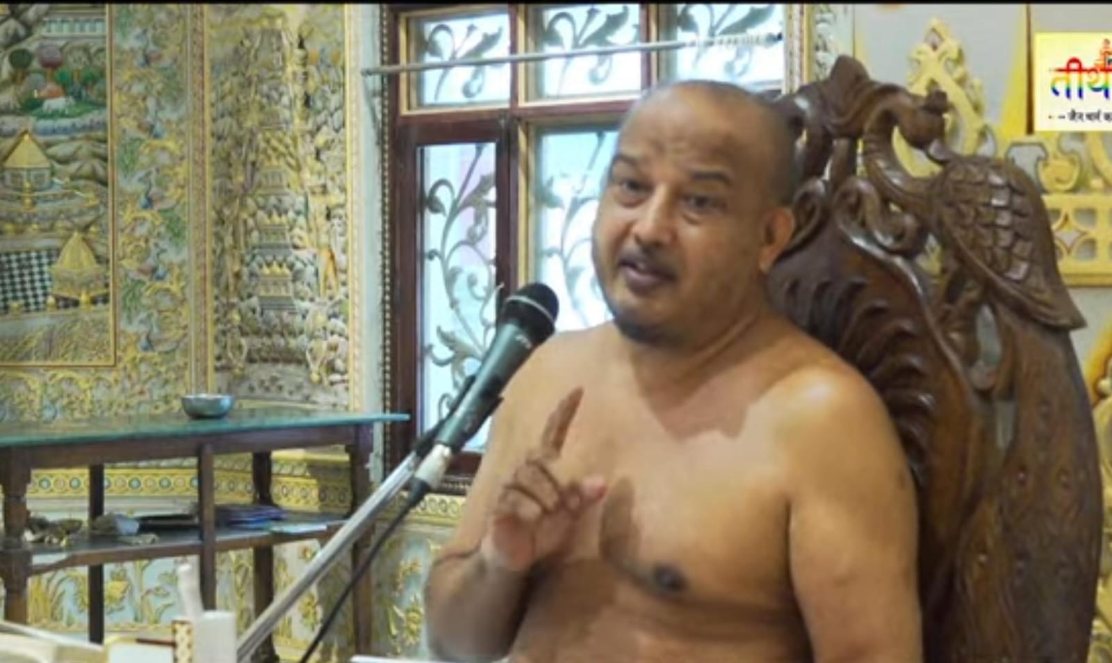 प्रवचन करते गुरुवर। प्रवचन करते गुरुवर।