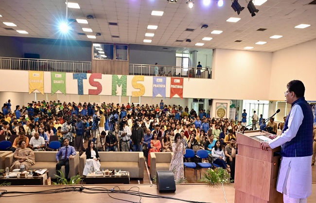 कार्यक्रम को संबोधित करते हुए पीयूष गोयल कार्यक्रम को संबोधित करते हुए पीयूष गोयल