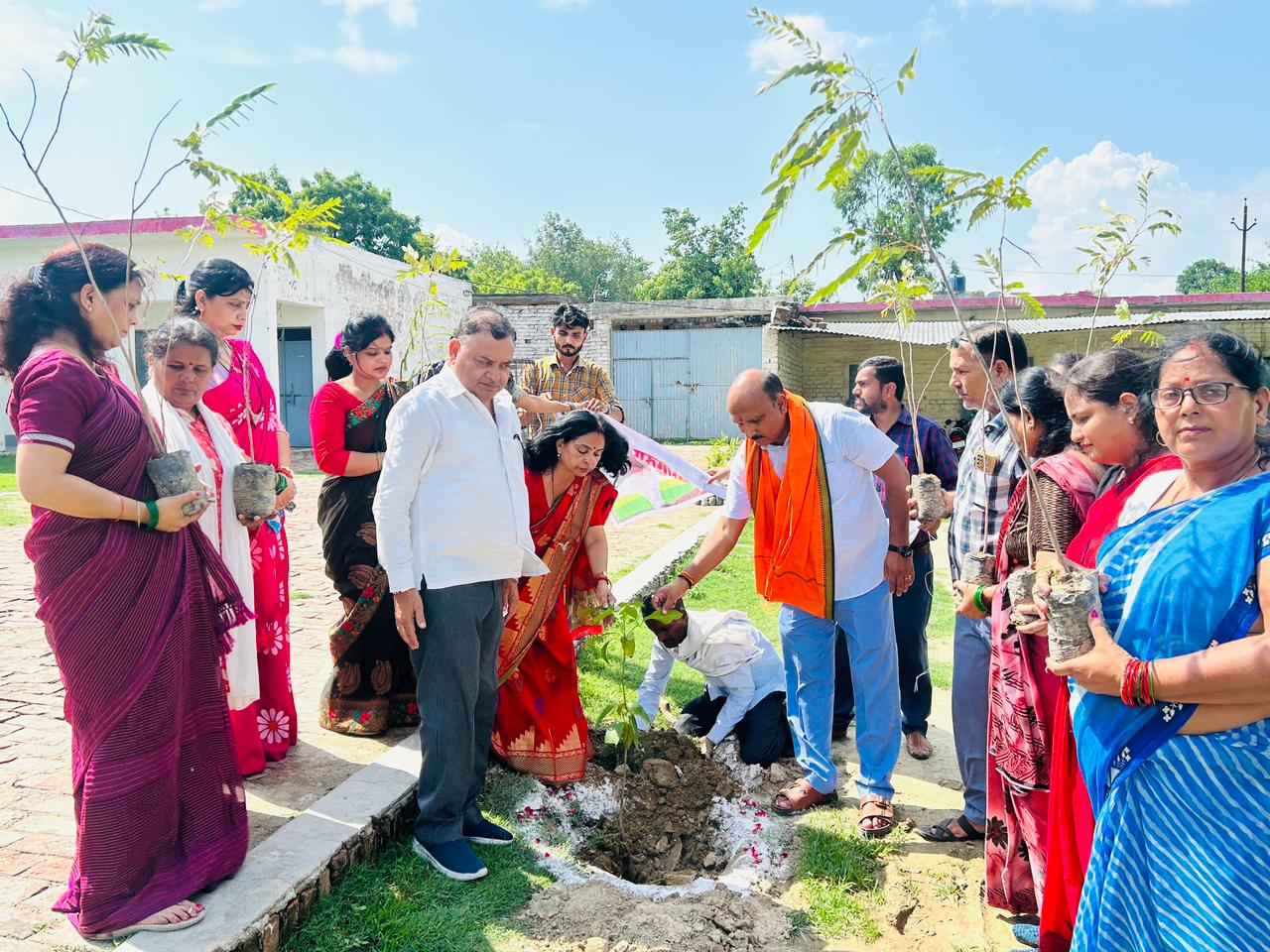 हर वर्ष एक पेड़ भी लगाएं और उसकी देखभाल करें, तो आने वाली पीढ़ियों को एक बेहतर और हरा-भरा संसार मिल सकता है: अजीत सिंह बब्बन हर वर्ष एक पेड़ भी लगाएं और उसकी देखभाल करें, तो आने वाली पीढ़ियों को एक बेहतर और हरा-भरा संसार मिल सकता है: अजीत सिंह बब्बन