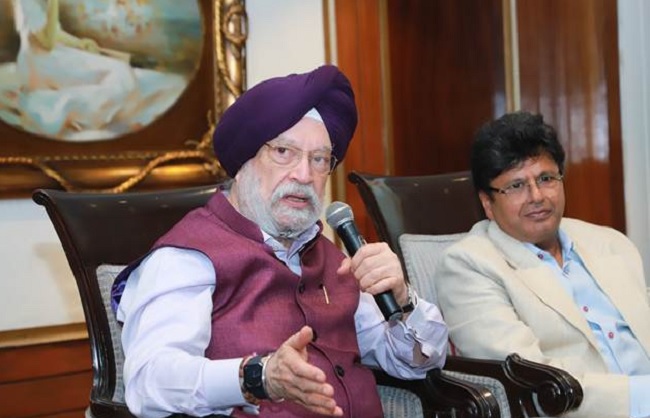 कार्यक्रम को संबोधित करते पेट्रोलियम एवं प्राकृतिक गैस मंत्री हरदीप सिंह पुरी कार्यक्रम को संबोधित करते पेट्रोलियम एवं प्राकृतिक गैस मंत्री हरदीप सिंह पुरी