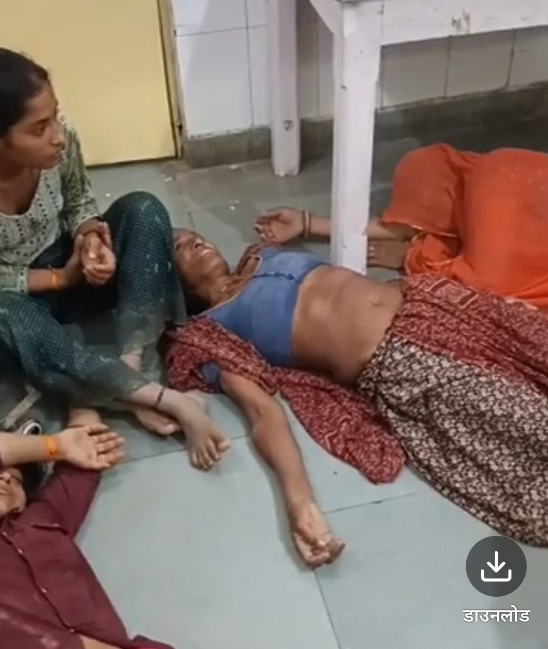 अस्पताल में भर्ती झगडे में घायल- महिला पुरूष। अस्पताल में भर्ती झगडे में घायल- महिला पुरूष।