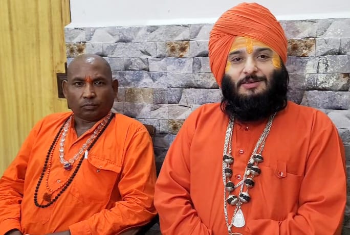 साधु धर्म स्थान सुरक्षा समिति के अध्यक्ष महंत दत्त गिरि जी महाराज ने जम्मू-कश्मीर में दैनिक वेतनभोगी