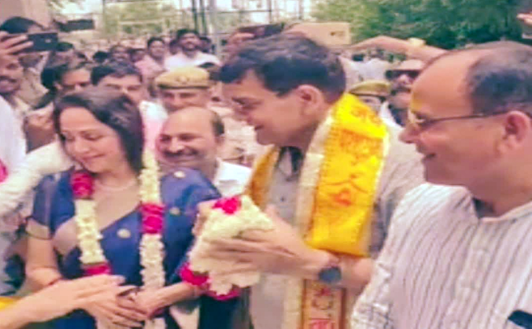 एक साथ ऊर्जा मंत्री अैार सांसद एक साथ ऊर्जा मंत्री अैार सांसद