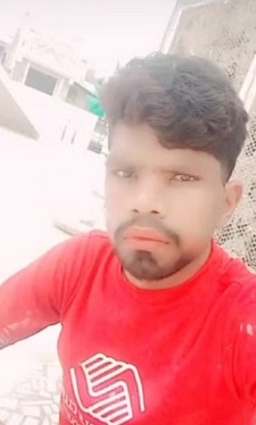 मृतक राघवेंद्र की फाइल फोटो मृतक राघवेंद्र की फाइल फोटो