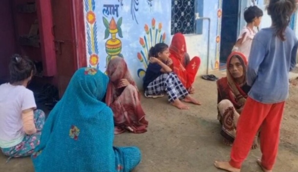घटना स्थल पर शोक मनाते परिजन घटना स्थल पर शोक मनाते परिजन