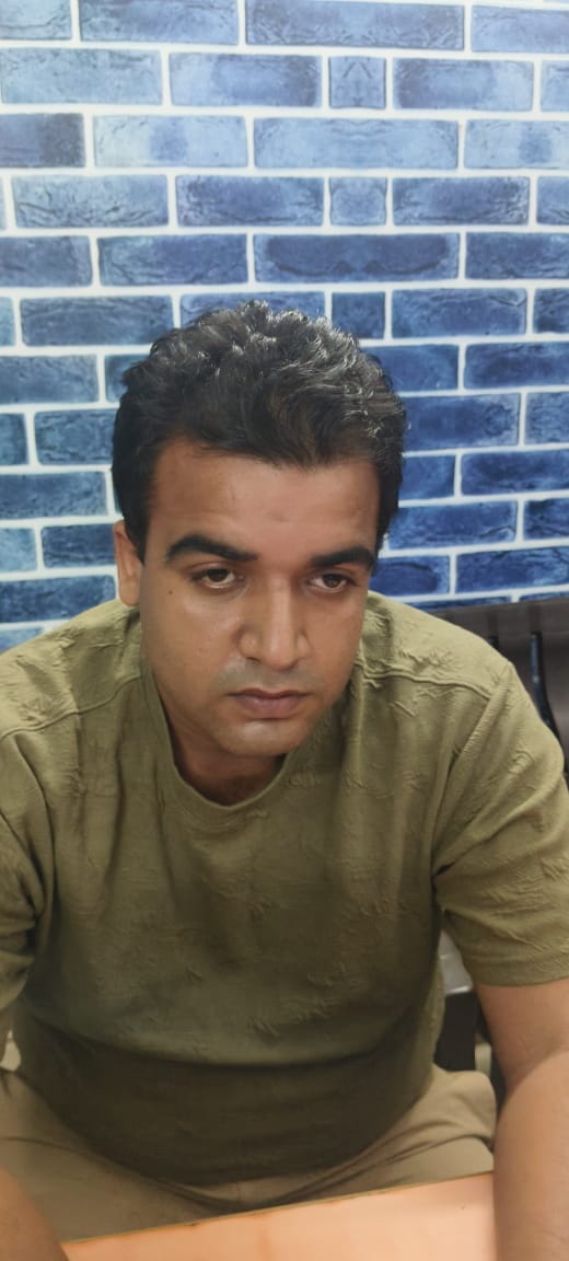 गिरफ्तार रिश्वत लेने वाले उपनिरीक्षक की फोटो गिरफ्तार रिश्वत लेने वाले उपनिरीक्षक की फोटो