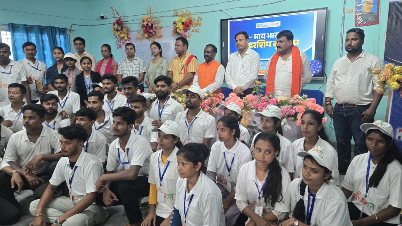 अररिया फोटो:समापन मौके पर ग्रुप फोटो