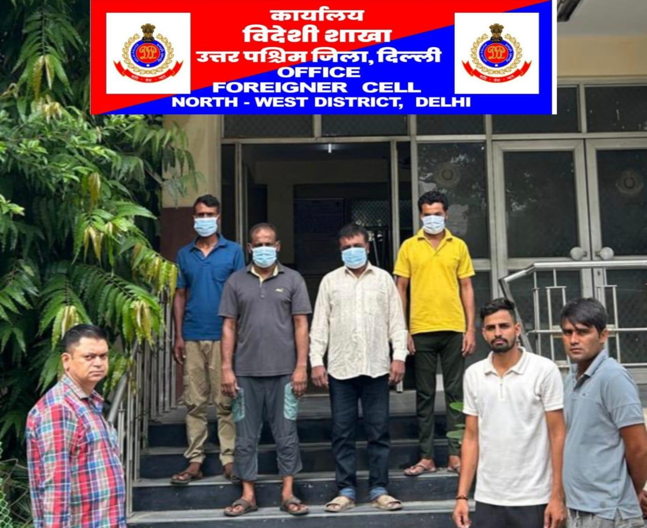 पकड़े गए बांग्लादेशी की फोटो पकड़े गए बांग्लादेशी की फोटो