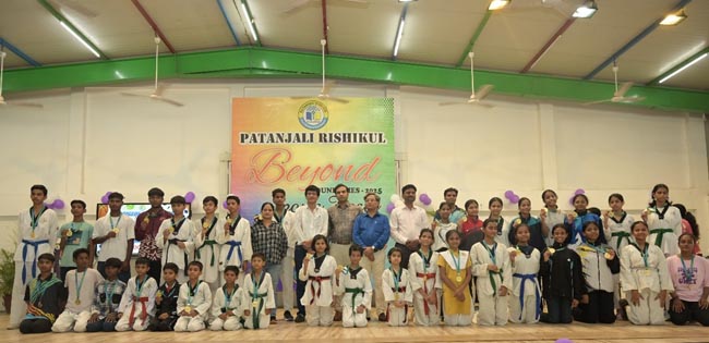 अतिथिगण एवं बच्चे