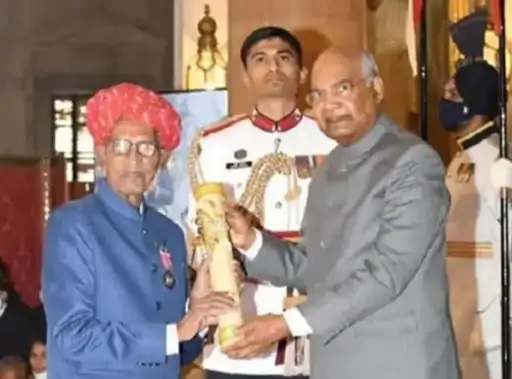 शेखावत को 2021 में तत्कालीन राष्ट्रपति ने पद्मश्री सम्मान से नवाजा था। शेखावत को 2021 में तत्कालीन राष्ट्रपति ने पद्मश्री सम्मान से नवाजा था।